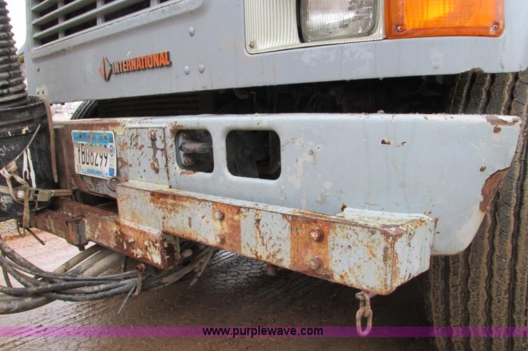 image for item E5030 1990 International 4900 vacuum truck