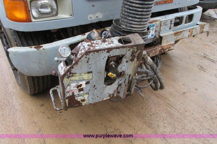 image for item E5030 1990 International 4900 vacuum truck