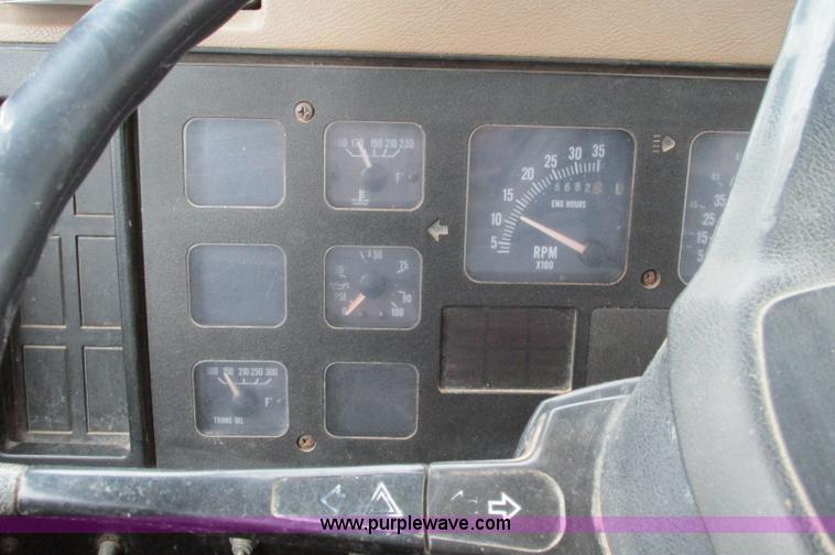 image for item E5030 1990 International 4900 vacuum truck