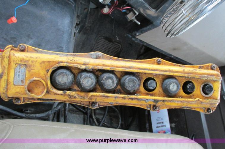 image for item E5030 1990 International 4900 vacuum truck