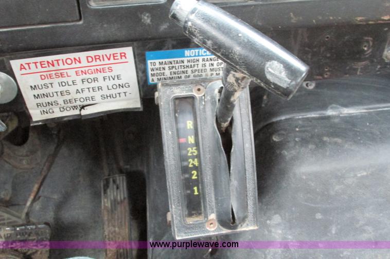 image for item E5030 1990 International 4900 vacuum truck