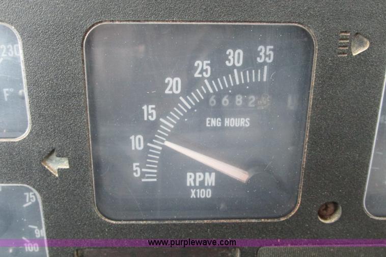 image for item E5030 1990 International 4900 vacuum truck