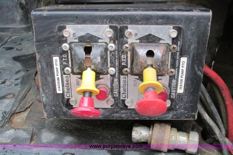 image for item E5030 1990 International 4900 vacuum truck