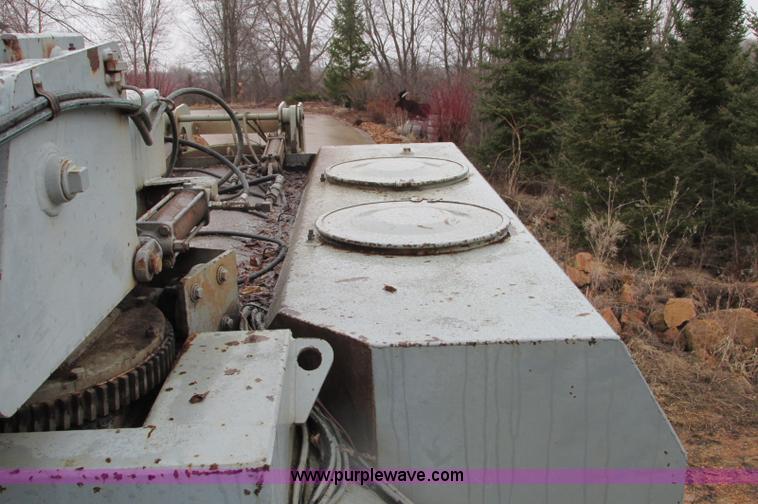 image for item E5030 1990 International 4900 vacuum truck