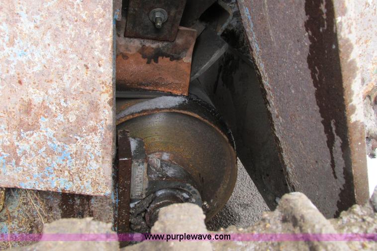 image for item E5042 2000 Terex Pegson 428 Trakpaction impact crusher