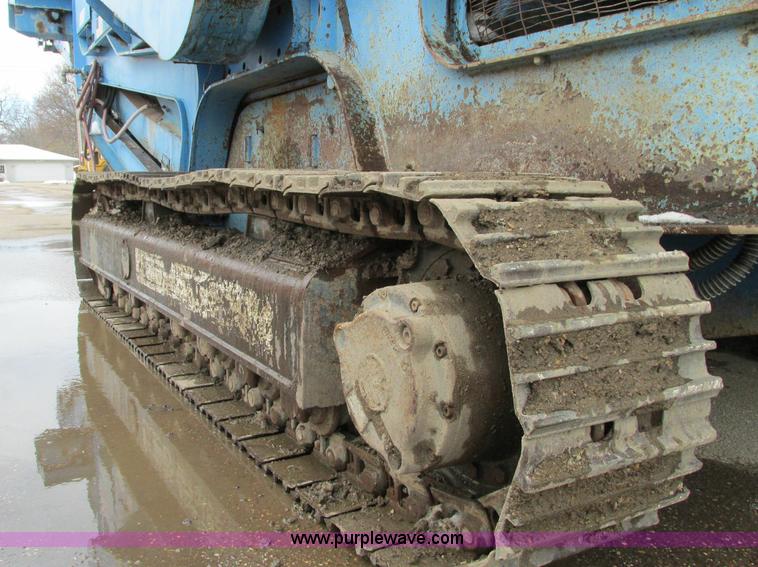 image for item E5042 2000 Terex Pegson 428 Trakpaction impact crusher