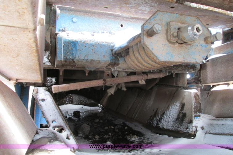 image for item E5042 2000 Terex Pegson 428 Trakpaction impact crusher