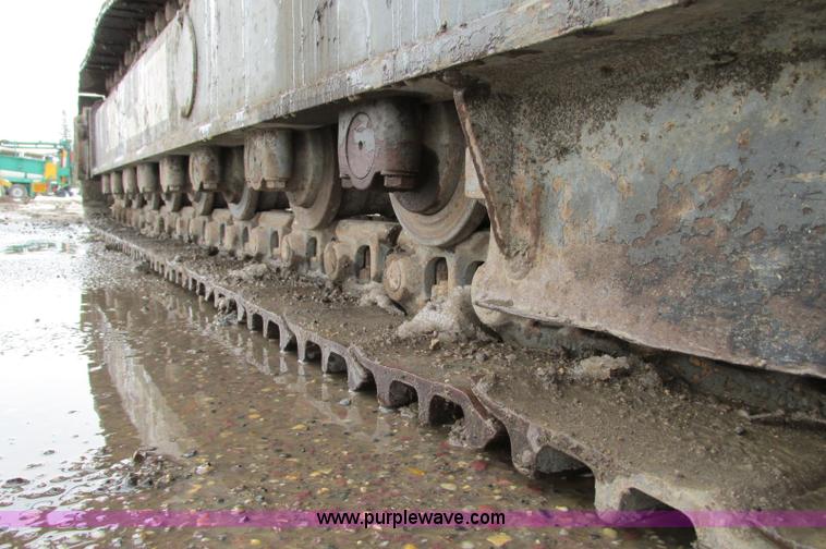 image for item E5042 2000 Terex Pegson 428 Trakpaction impact crusher