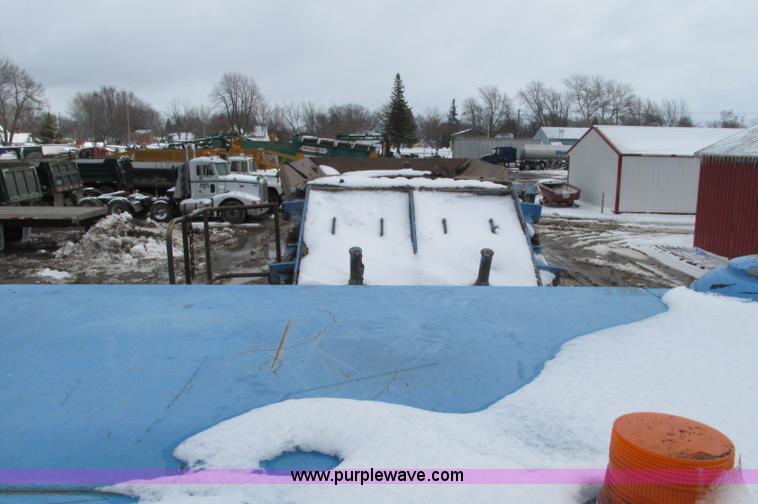 image for item E5042 2000 Terex Pegson 428 Trakpaction impact crusher