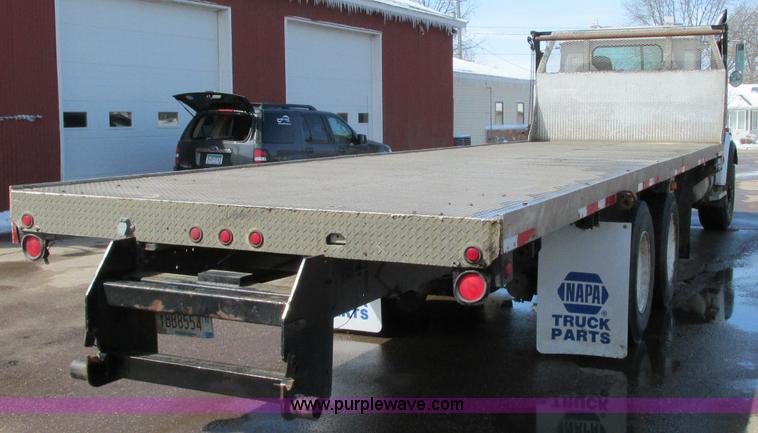 image for item E5046 1991 Western Star 4800 flatbed truck