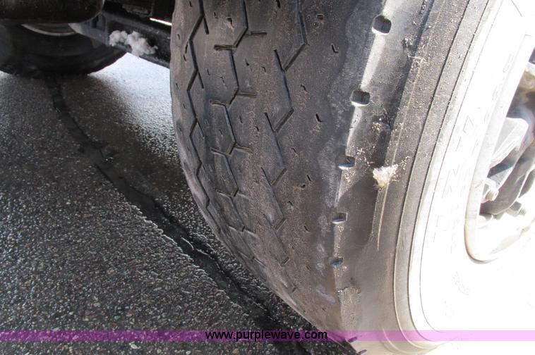 image for item E5046 1991 Western Star 4800 flatbed truck