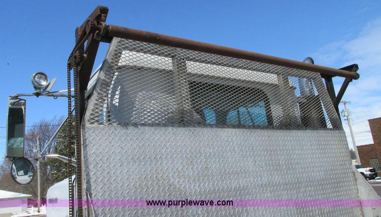 image for item E5046 1991 Western Star 4800 flatbed truck