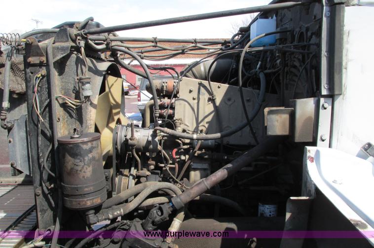 image for item E5046 1991 Western Star 4800 flatbed truck