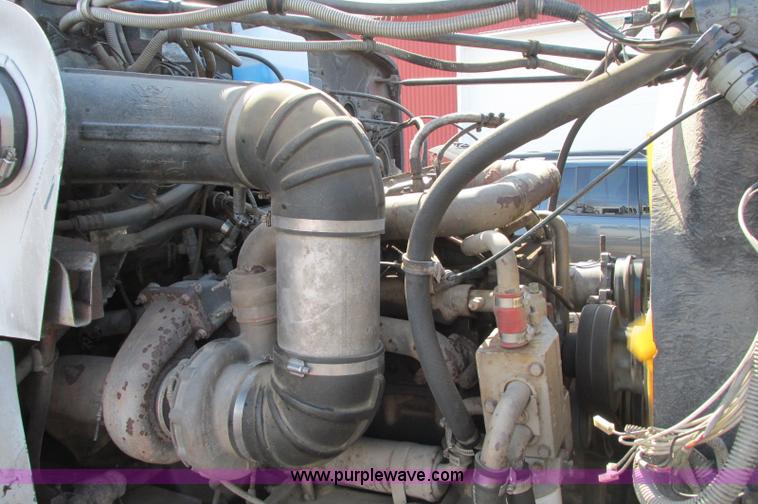 image for item E5046 1991 Western Star 4800 flatbed truck