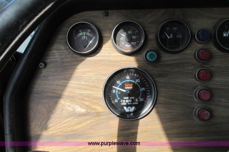 image for item E5046 1991 Western Star 4800 flatbed truck