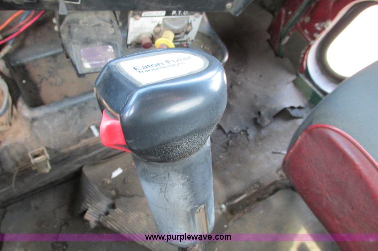 image for item E5046 1991 Western Star 4800 flatbed truck