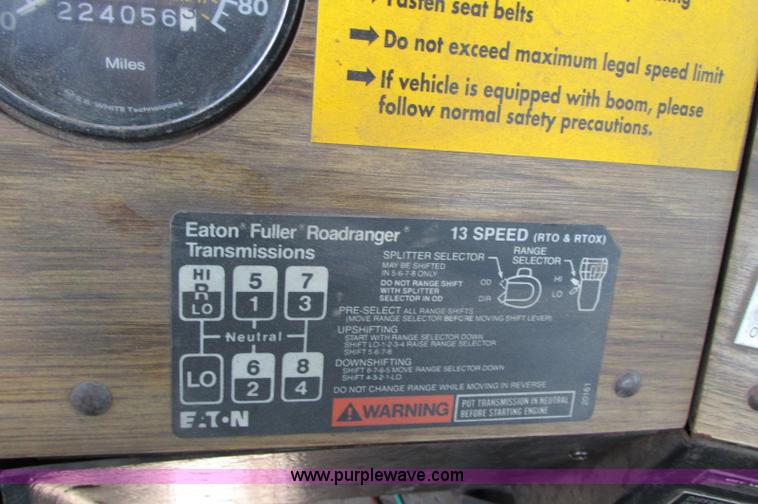 image for item E5046 1991 Western Star 4800 flatbed truck