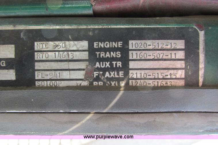 image for item E5046 1991 Western Star 4800 flatbed truck