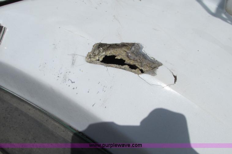 image for item E5046 1991 Western Star 4800 flatbed truck