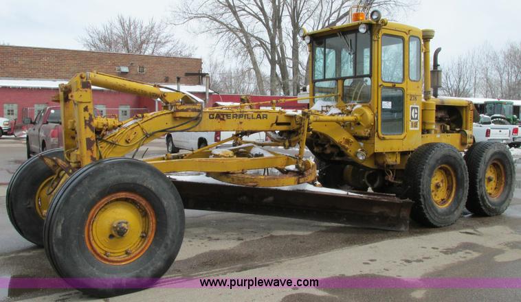 image for item E5047 1959 Caterpillar 12 motor grader