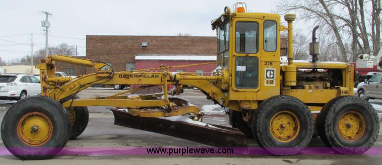 image for item E5047 1959 Caterpillar 12 motor grader