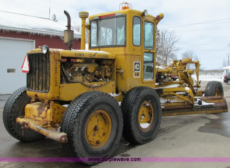 image for item E5047 1959 Caterpillar 12 motor grader
