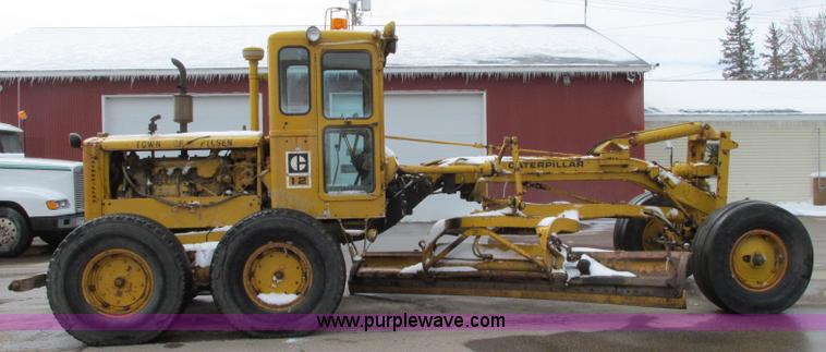 image for item E5047 1959 Caterpillar 12 motor grader