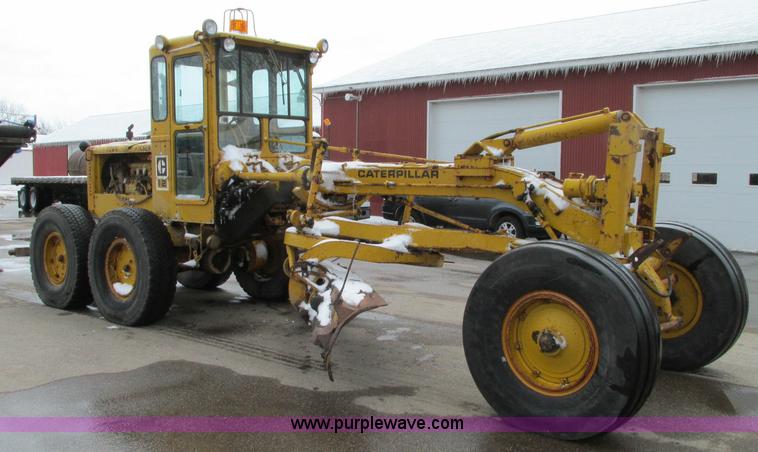 image for item E5047 1959 Caterpillar 12 motor grader