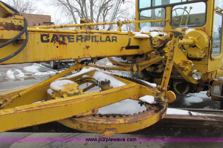 image for item E5047 1959 Caterpillar 12 motor grader