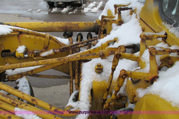 image for item E5047 1959 Caterpillar 12 motor grader