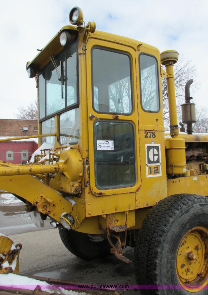 image for item E5047 1959 Caterpillar 12 motor grader