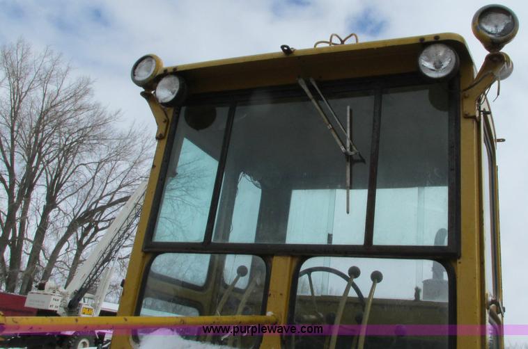 image for item E5047 1959 Caterpillar 12 motor grader