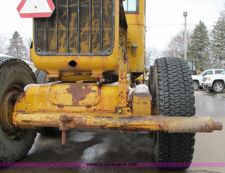 image for item E5047 1959 Caterpillar 12 motor grader