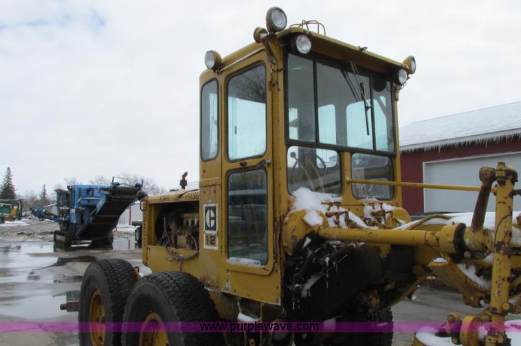 image for item E5047 1959 Caterpillar 12 motor grader