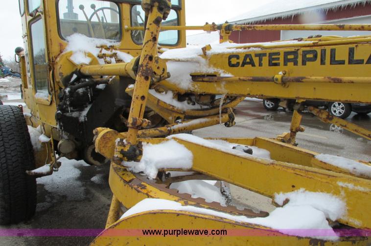 image for item E5047 1959 Caterpillar 12 motor grader