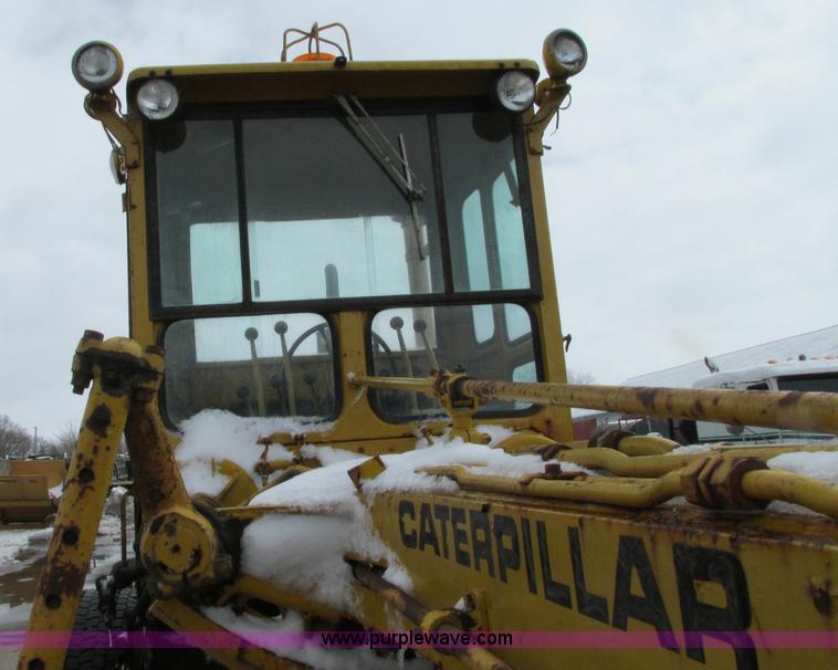 image for item E5047 1959 Caterpillar 12 motor grader