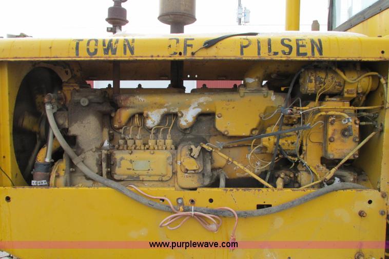 image for item E5047 1959 Caterpillar 12 motor grader