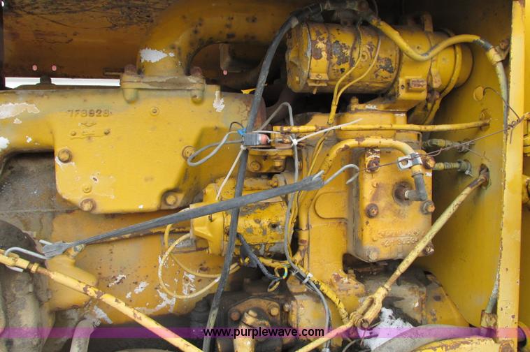 image for item E5047 1959 Caterpillar 12 motor grader