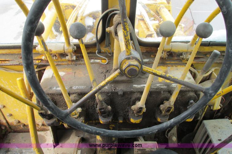 image for item E5047 1959 Caterpillar 12 motor grader