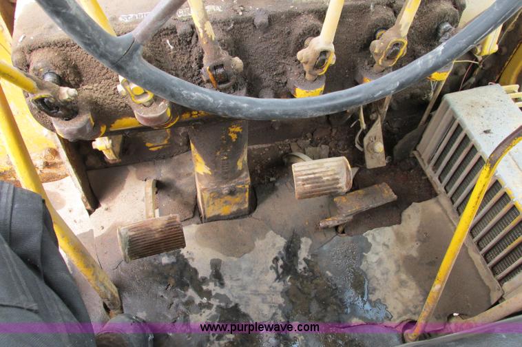 image for item E5047 1959 Caterpillar 12 motor grader