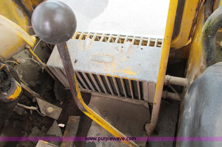 image for item E5047 1959 Caterpillar 12 motor grader