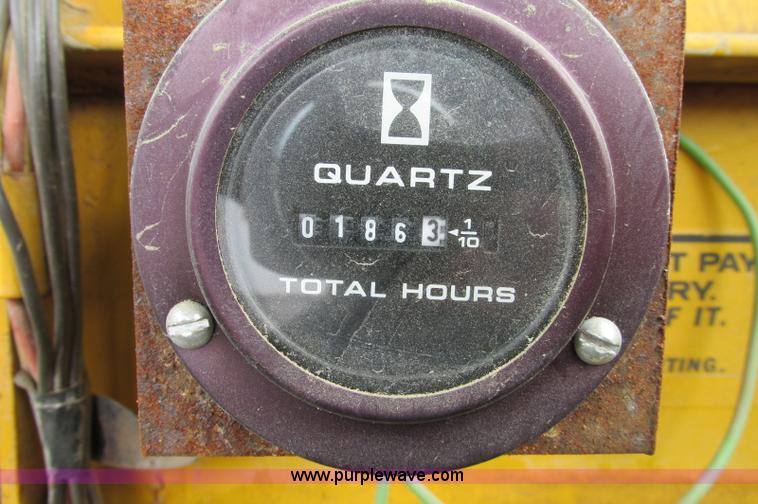 image for item E5047 1959 Caterpillar 12 motor grader