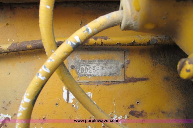 image for item E5047 1959 Caterpillar 12 motor grader