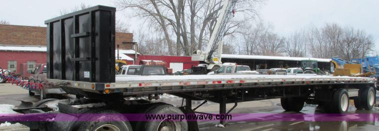 image for item E5049 1995 Trail King NXT152 flatbed trailer