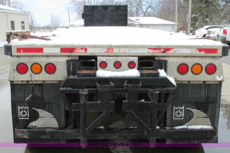 image for item E5049 1995 Trail King NXT152 flatbed trailer