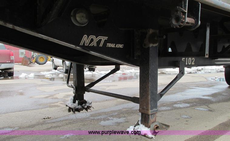 image for item E5049 1995 Trail King NXT152 flatbed trailer