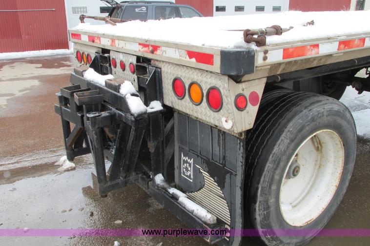 image for item E5049 1995 Trail King NXT152 flatbed trailer