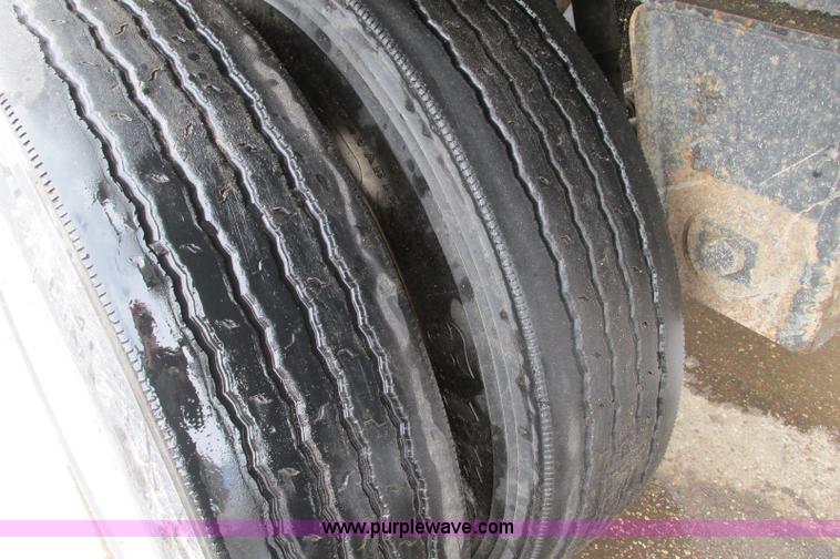 image for item E5049 1995 Trail King NXT152 flatbed trailer