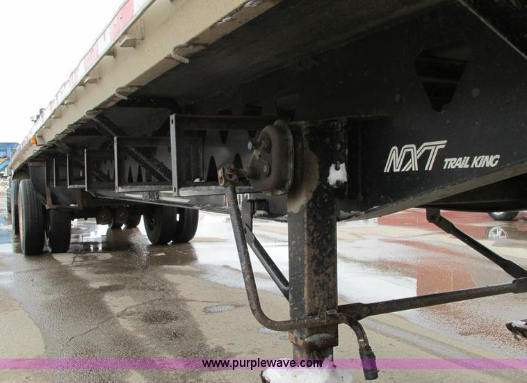 image for item E5049 1995 Trail King NXT152 flatbed trailer