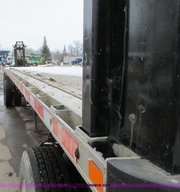 image for item E5049 1995 Trail King NXT152 flatbed trailer